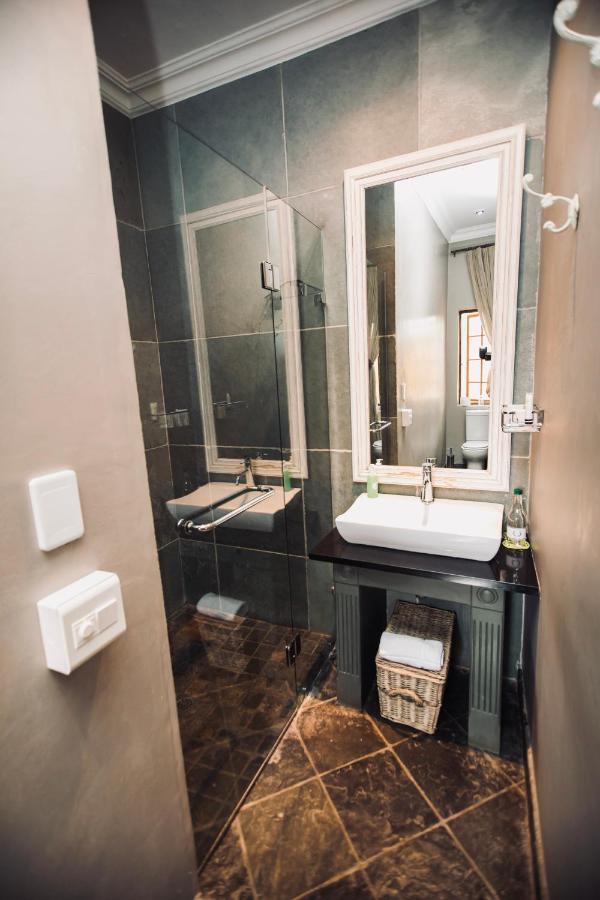 Godiva Spa & Guesthouse กรอแบลร์สดาล ภายนอก รูปภาพ